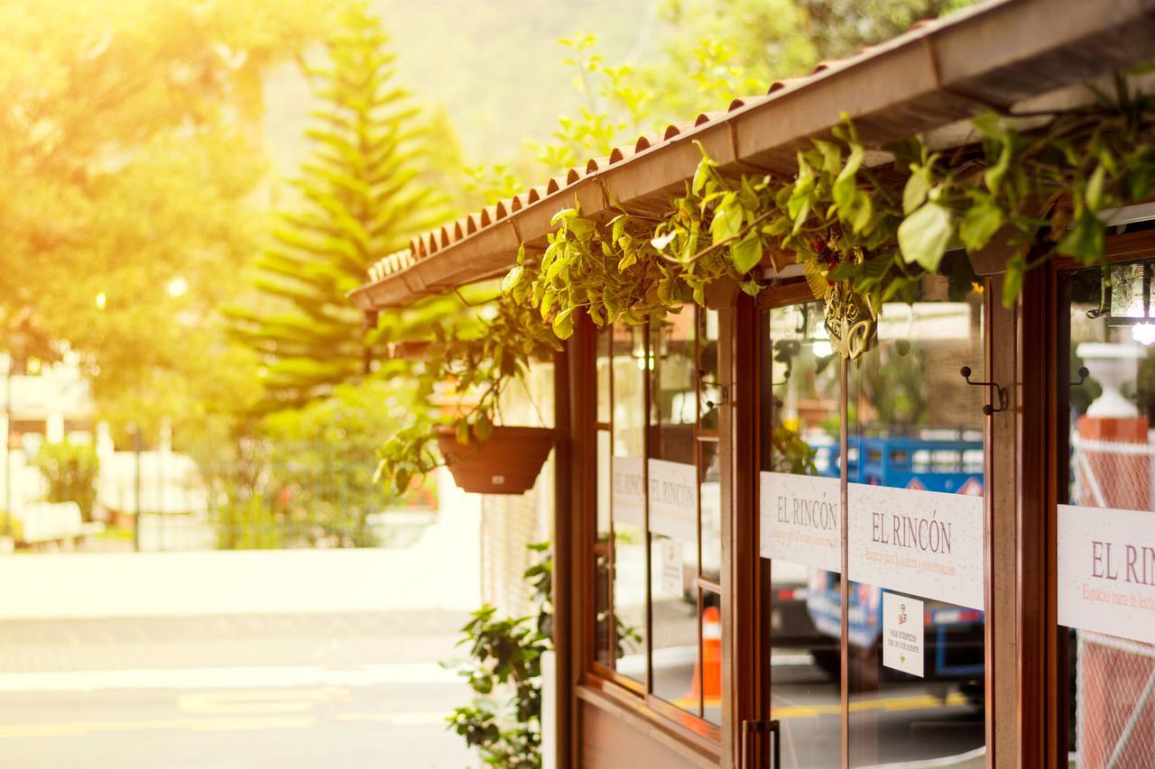 Hotel Flor De Oriente Baños Kültér fotó