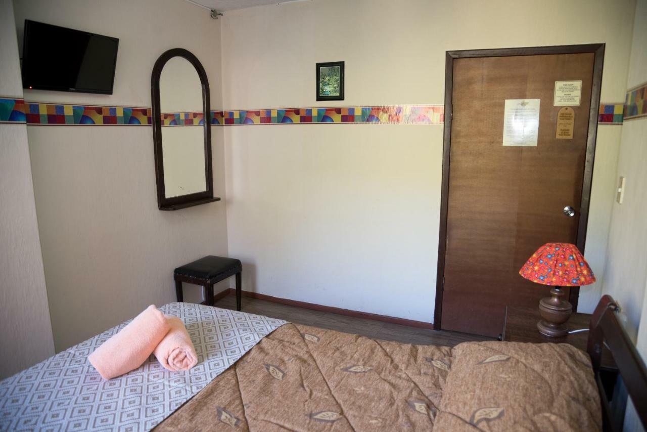 Hotel Flor De Oriente Baños Kültér fotó